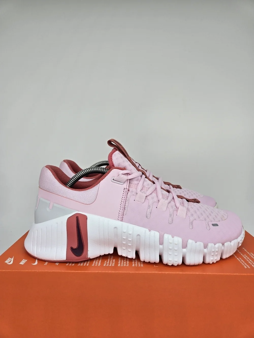 Nike Women's Free Metcon 5 Premium Pink Foam Women's Workout Shoes Size 9